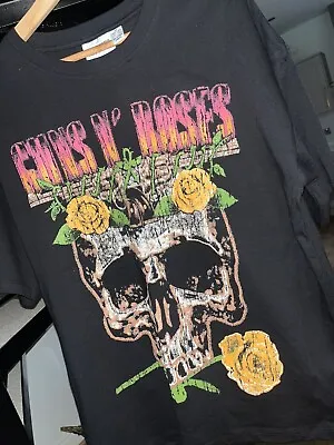 Buy Guns And Roses T Shirt Size M • 8£