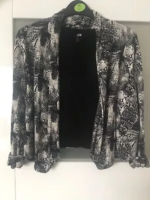 Buy Snake Print Crop Jacket From H&M Size M • 2.50£
