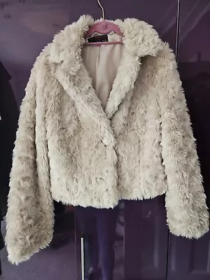 Buy Ladies Beige Short Faux Fur Jacket New Look 10 • 4£