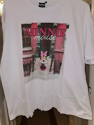 Buy Minnie Mouse On Stoop XL T Shirt • 18£