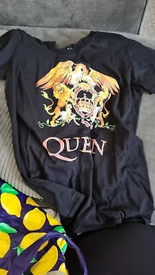 Buy Official Queen Shirt • 5£
