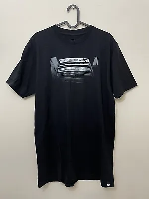 Buy DC Shoes Mens Graphic Print T Shirt Black Cotton Blend Large • 15£