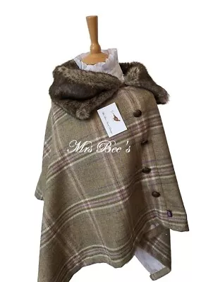 Buy Stunning House Of Tweed Green & Pink Tweed Cape - One Size • 35£