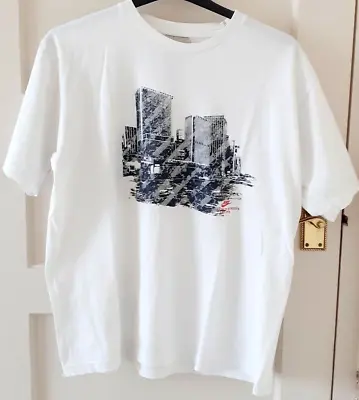 Buy Nike Running The Streets T-Shirt White. Size Large. Short Sleeved T-Shirt • 2£