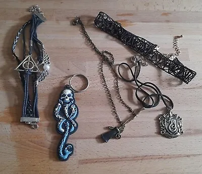 Buy Harry Potter Jewellery Deathly Hallows, Slytharen Crest, Dark Mark Keychain • 10£