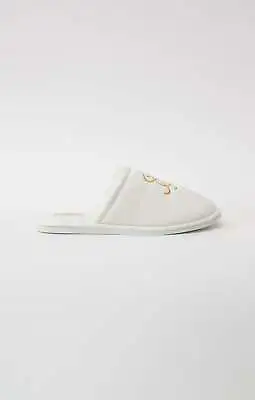 Buy SikSilk Unisex White Slipper With Embroidered Logo • 12£
