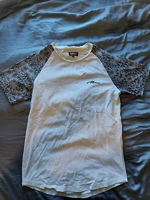 Buy Man Signature Snakeskin Pattern T Shirt Size L • 8£