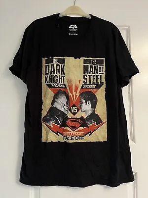 Buy Men’s Size Large Batman V Superman Black Decal T-Shirt • 0.99£