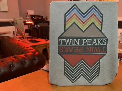 Buy Twin Peaks Upside Down T-Shirt - David Lynch Minimalism Graphic Design • 16.49£