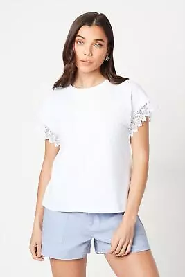 Buy DOROTHY PERKINS Petite Lace Trim Detail T-shirt • 14.79£