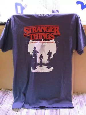 Buy Stranger Things - The World Is Turning Upside Down - T-Shirt  - Netflix - Medium • 14.09£
