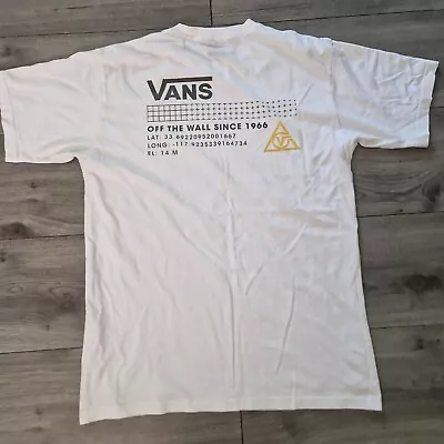 Buy Man's Vans T Shirt MEDIUM • 0.99£