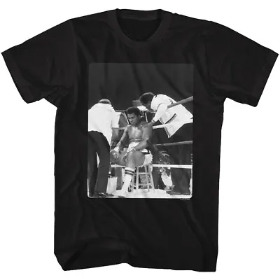 Buy Muhammad Ali Boxing Champ In Ring Sitting Between Rounds Men's T Shirt • 48.92£