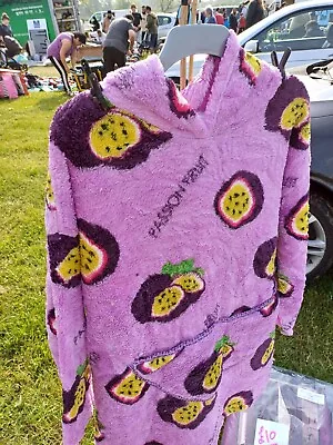 Buy Oversized Hoodie Sweatshirt Blanket (Passion Fruit) • 3.99£