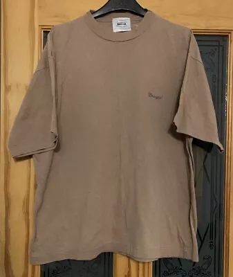 Buy Wrangler Mens Medium Stone/light Brown T-shirt With Logo (Mark On Back) • 10£