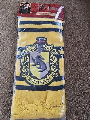 Buy NIP Harry Potter Hufflepuff Hogwarts House Winter Badger Scarf 58  Shawl Wrap  • 14.46£