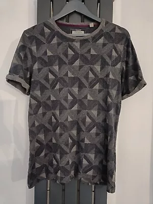 Buy Mens Ted Baker T Shirt Size 4 Grey Geometric Pattern Great Condition  • 7.12£