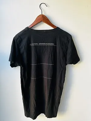 Buy Joy Division Official ‘unknown Pleasures’ T-shirt.  Black.  Medium. • 20£