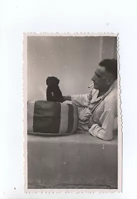 Buy B568 Original Vintage Snapshot Photo:Man In Pajamas With His Chien......1927 • 6.18£