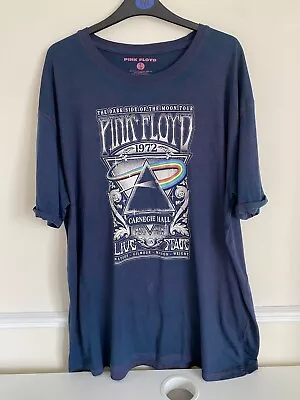 Buy Men’s Pink Floyd Dark Side Of The Moon Tour T Shirt Carnegie Hall Navy Size 2XL • 14.99£