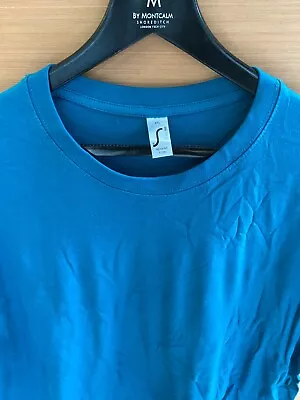 Buy Men/unisex T-shirt XXL Multicolour Selection1 • 3.99£