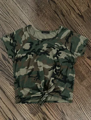 Buy Sanctuary Camo Short Sleeve Front-tie Crop T-Shirt. Size Medium • 17.69£