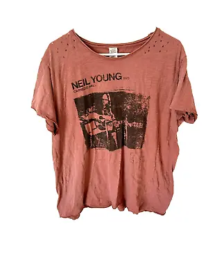 Buy Magnolia Pearl   Neil Young Carnegie Hall T Shirt • 94.49£