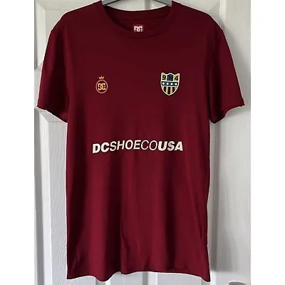 Buy DC Shoe Co USA Football T-shirt Burgundy Small Mens • 18.99£