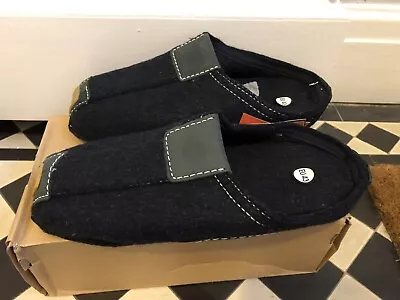 Buy Mens Sz 10 Slippers Leather/felt Uppers With A Sturdy Sole BNWT 🎅🏻 Xmas Gift • 8.99£