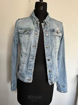 Buy Vintage Style Fitted Denim Jacket • 8£
