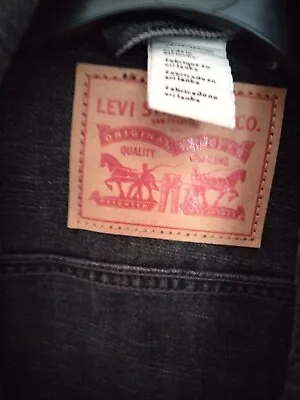 Buy Ladies Levis Denim Jacket • 18£