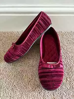Buy M&S - Ladies Flat Red Velour Ballet Slippers - Size 6 • 4.50£