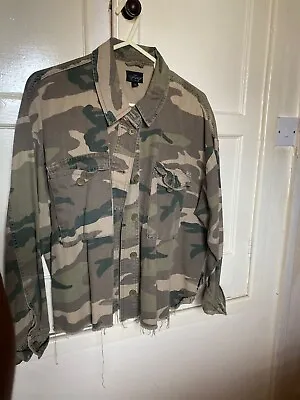Buy Camoflage Topshop Cropped Jacket • 6.50£