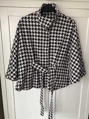 Buy Black And White Houndstooth Cape • 10£
