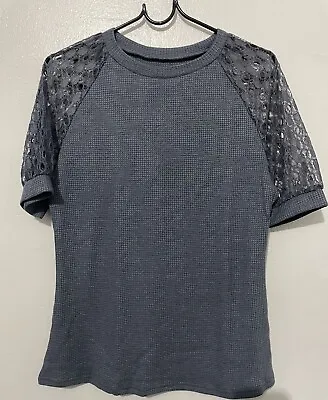 Buy Woman’s BloomChic Gray Pocket Contrast Lace Raglan Sleeve Arc Hem T-Shirt • 12.28£