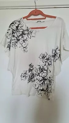 Buy New Look Summer Floral T-shirt Size L 12 • 9.99£