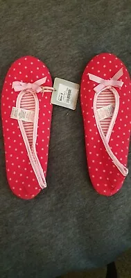 Buy Presence Size 5 Red Spot Slippers • 4£