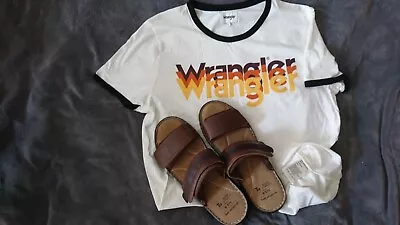Buy Wrangler Men's White Logo Tshirt Large With Brown Sandals Size 9/10 • 5.50£