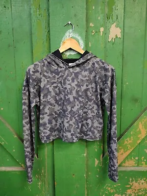Buy Women's Cropped Camo Hoodie Size 8 From Primark • 3.50£