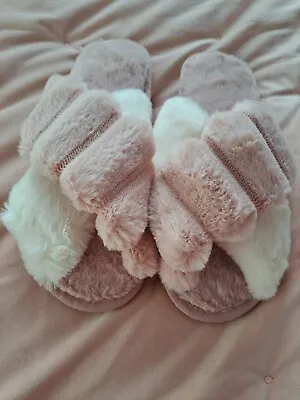 Buy Women's Pink Marshmallow Slippers Brand New For 2023. Stunning Gift Size 5 To 6. • 5£
