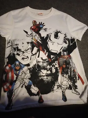 Buy Avengers T-shirt Size S • 3£