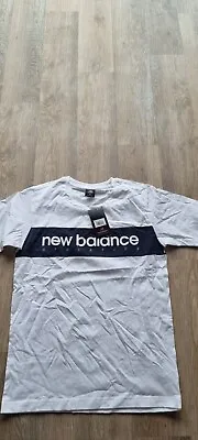 Buy New Balance Line Art White T-Shirt Mens Size Medium NEW • 21.99£