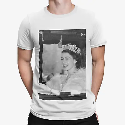 Buy Elizabeth II Black And White T-Shirt - Retro - Royal Family - UK- Queen • 8.39£