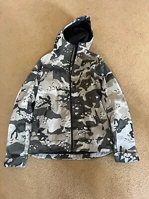 Buy Small Men’s North Face Rain Coat • 5£