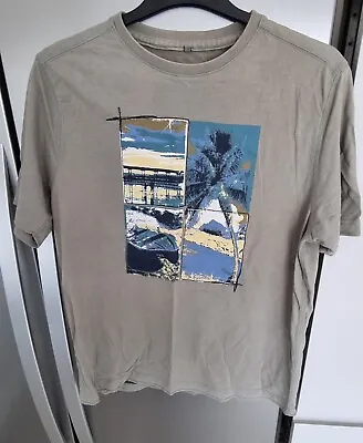 Buy Boston Crew T Shirt • 2.99£