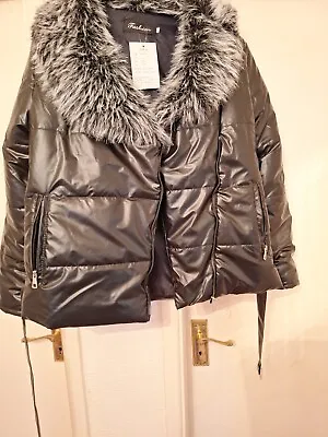 Buy Ladies Winter Jacket  With Fur Collar In Black • 25£